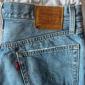 LEVI 501 JEAN SHORTS